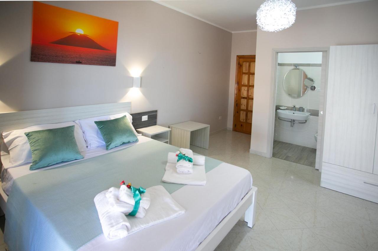 Deluxe Triple Room Sea View